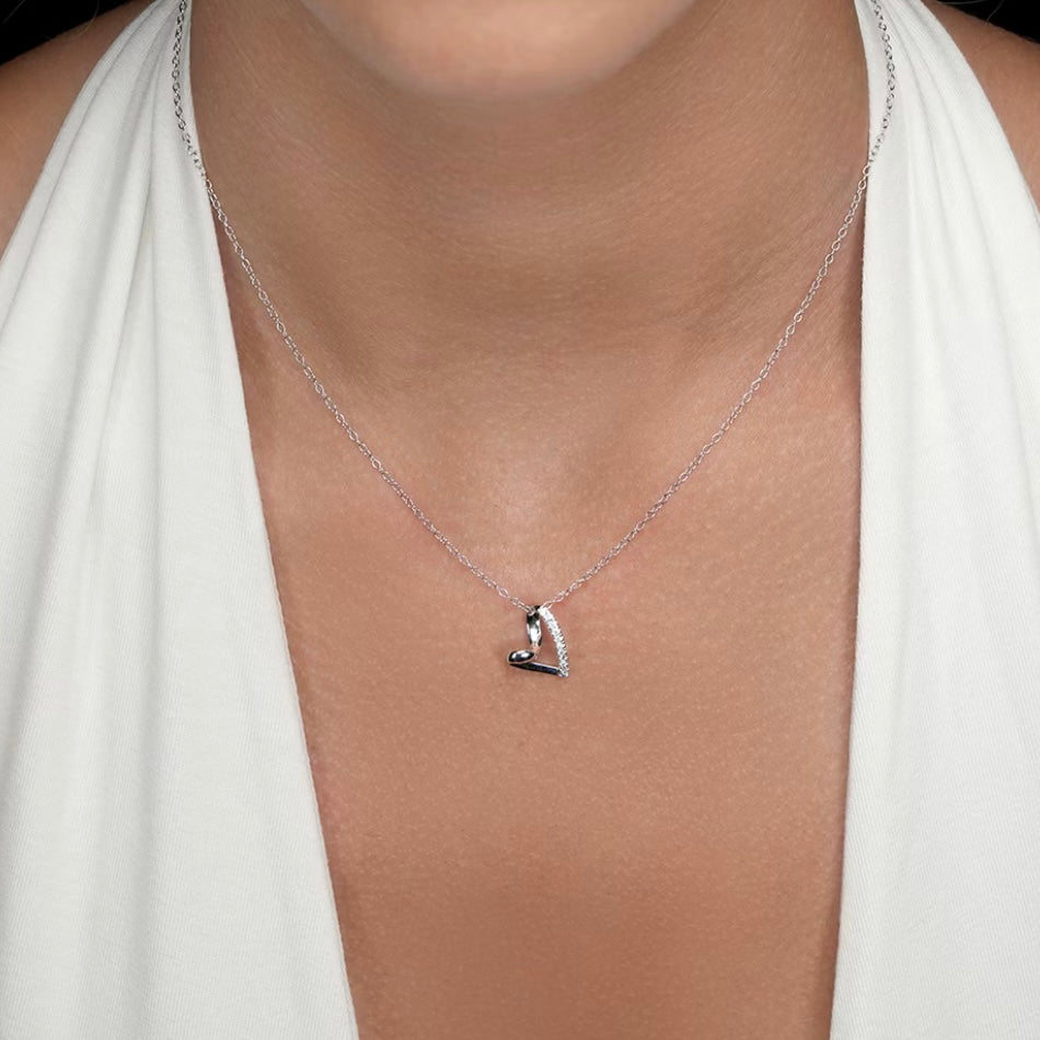 HEART PENDANT NECKLACE
