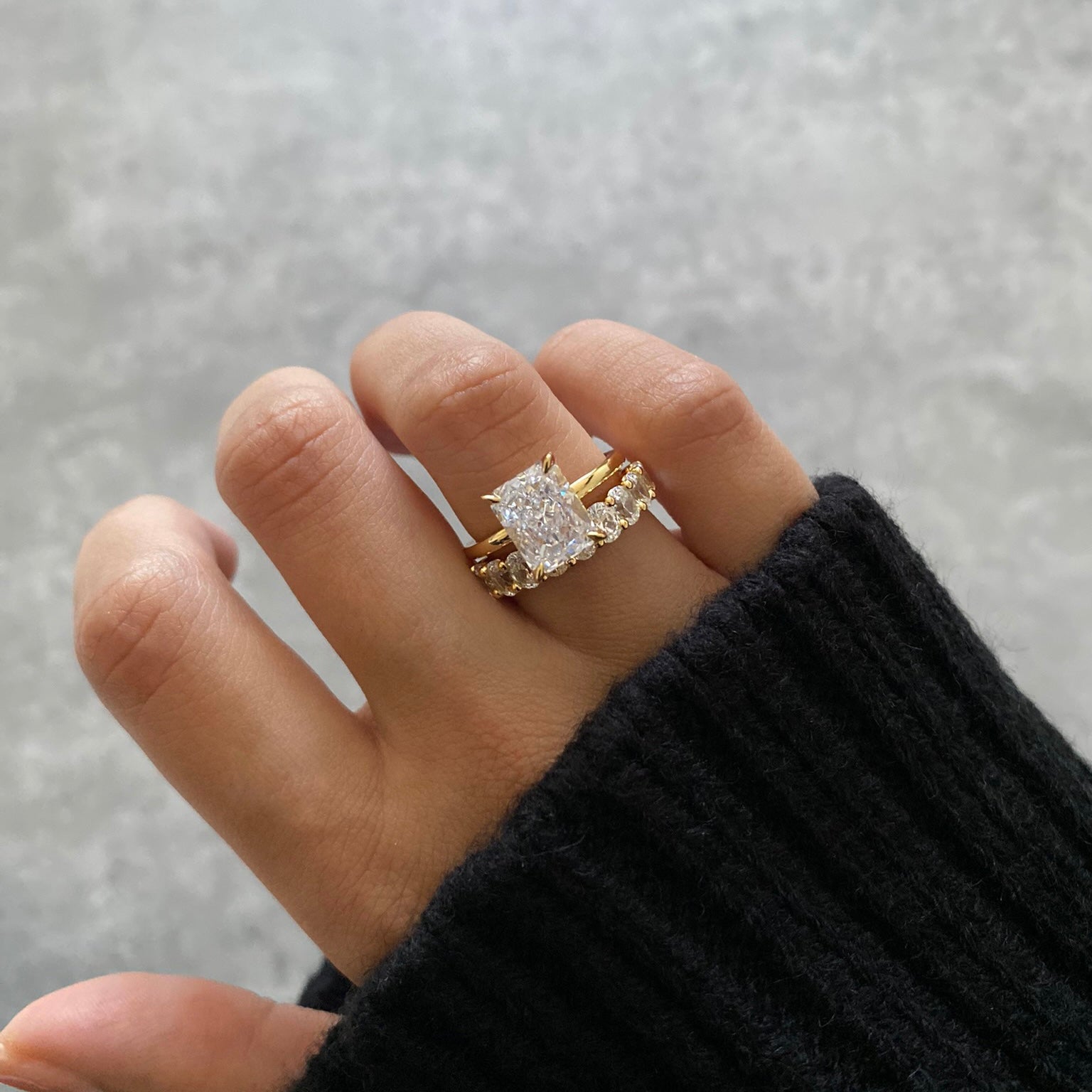 PETITE OVAL HALF ETERNITY BAND | GOLD