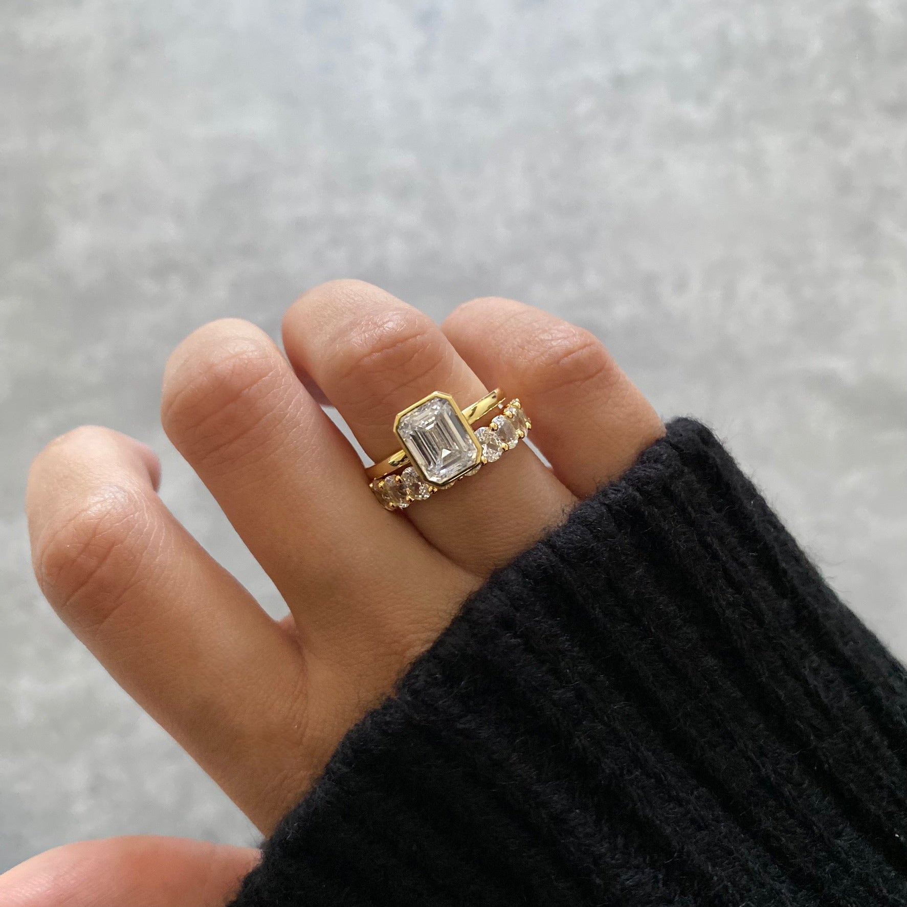 EMERALD GOLD BEZEL RING