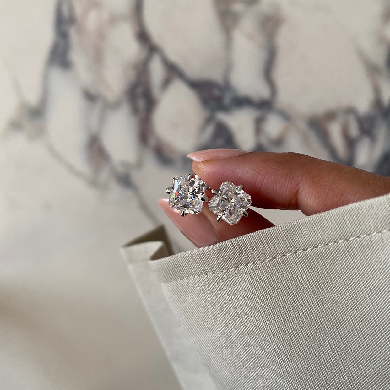 ASSCHER CUT STUDS - SILVER