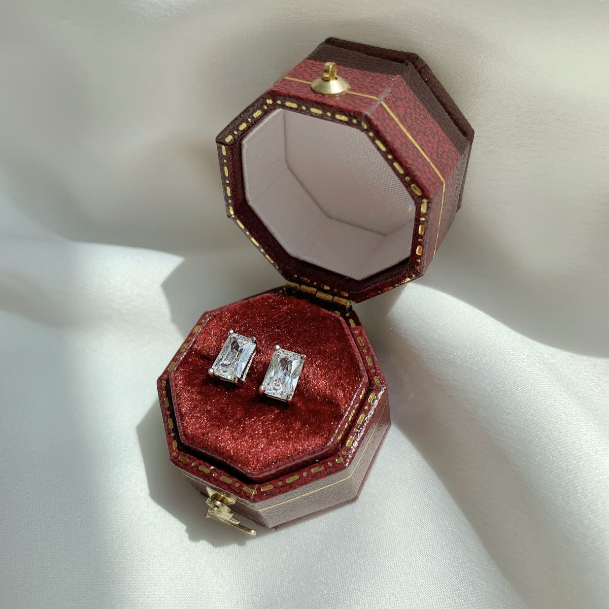 RADIANT STUD EARRINGS