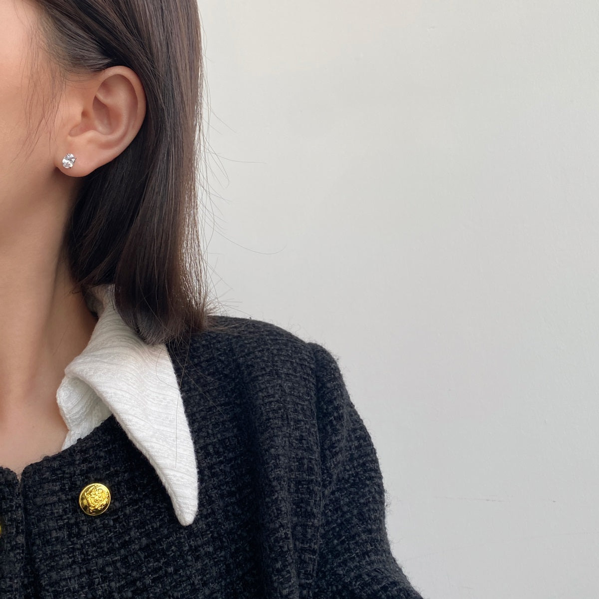 OVAL STUD EARRINGS