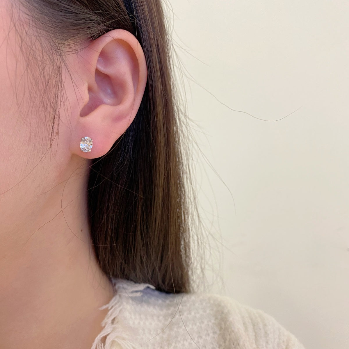 OVAL STUD EARRINGS