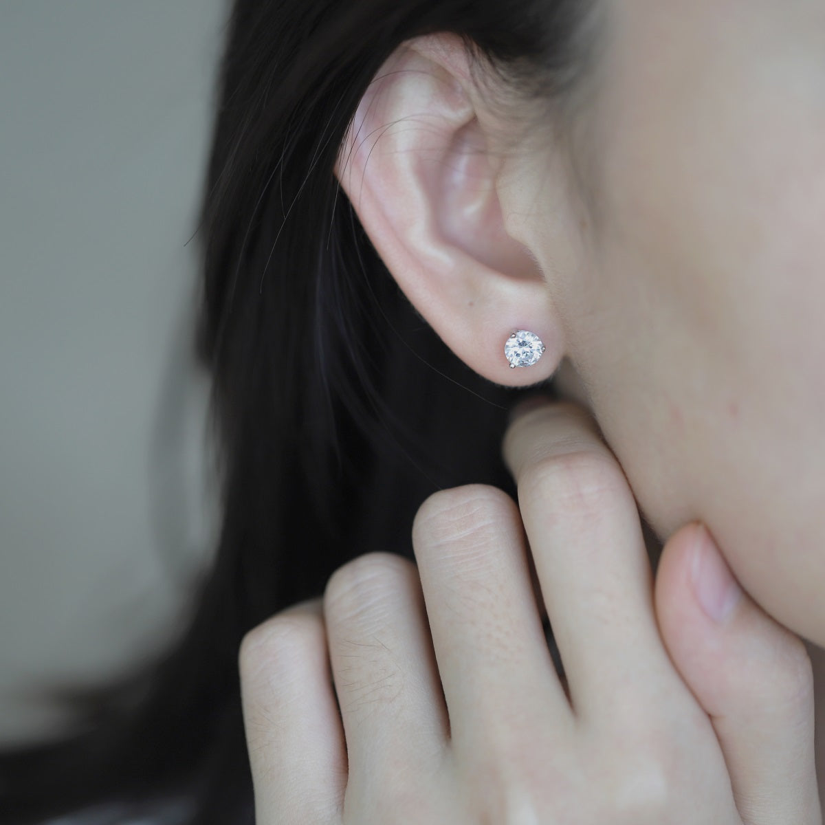 ROUND STUD EARRINGS